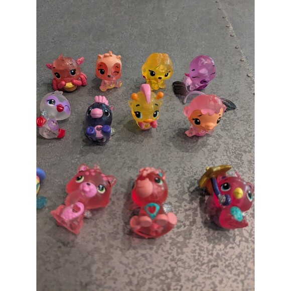 Lot of 18 HATCHIMALS Hatchlings CollEGGtibles Mini Figures 1'' - Picture 4 of 4